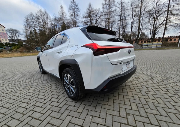 Lexus UX cena 179000 przebieg: 13500, rok produkcji 2022 z Sanok małe 781